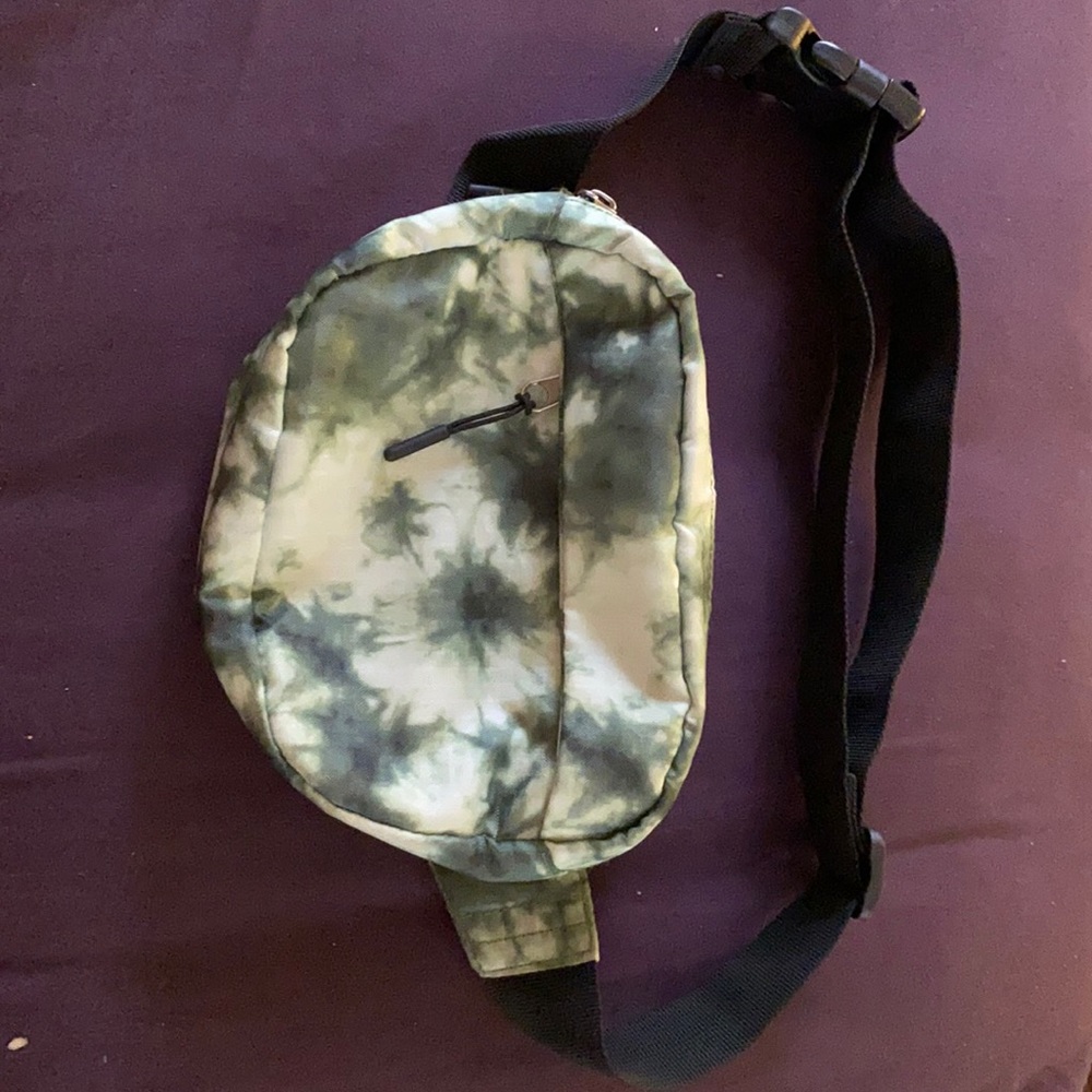 Fanny pack